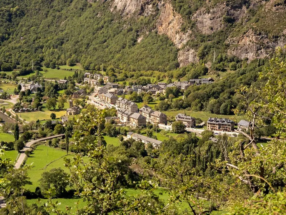 Este pueblo cerca de Arag&oacute;n esconde un restaurante Michelin y una joya de la UNESCO