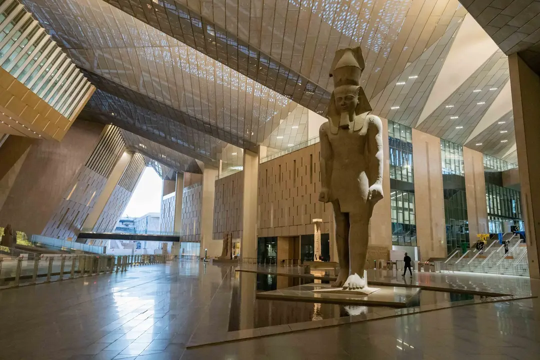 Interior del Gran Museo Egipcio.