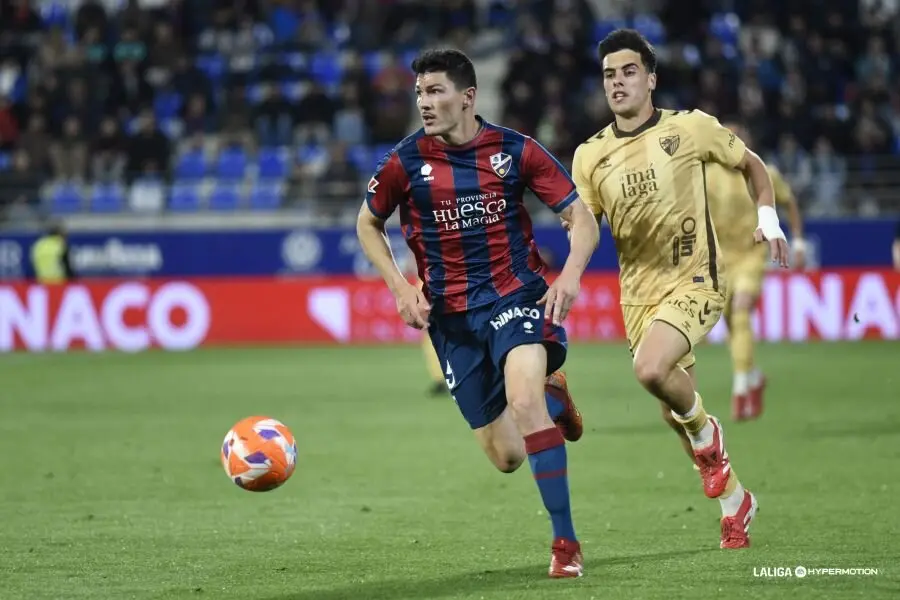 Miguel Loureiro en el Huesca - M&aacute;laga / LaLiga