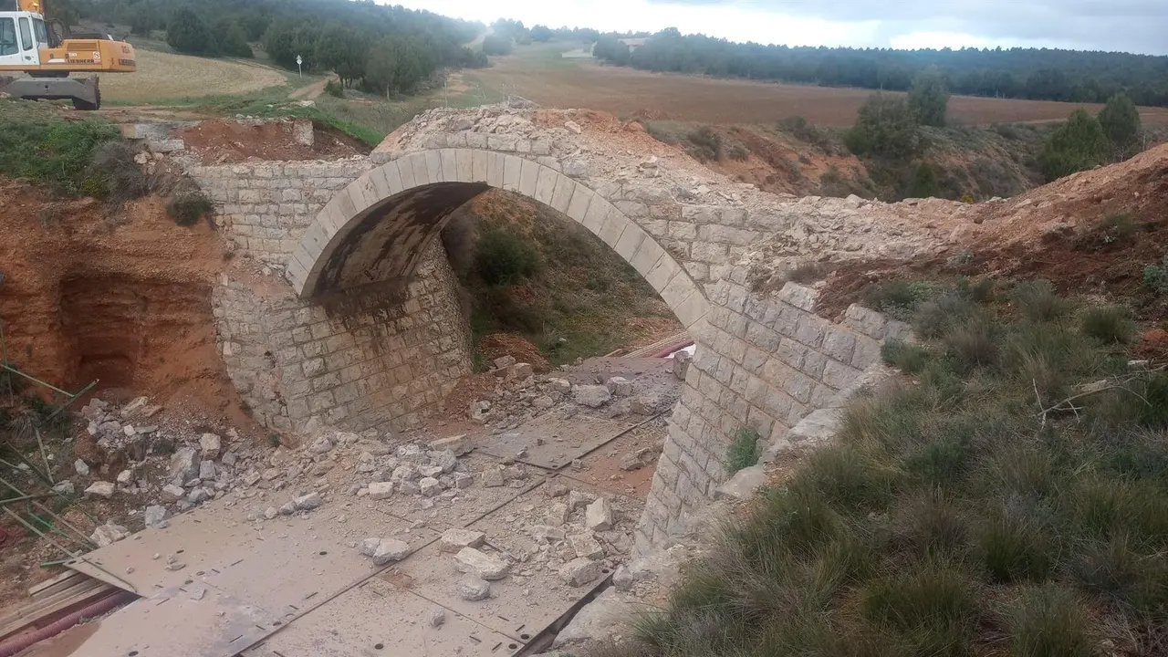 Puente de Fonseca en La Puebla de Valverde, protagonista de la &uacute;ltima acci&oacute;n de protesta del movimiento ciudadano y la Plataforma en Defensa del Ferrocarril por Teruel destruido por Adif - MOVIMIENTO CIUDADANO TERUEL EXISTE