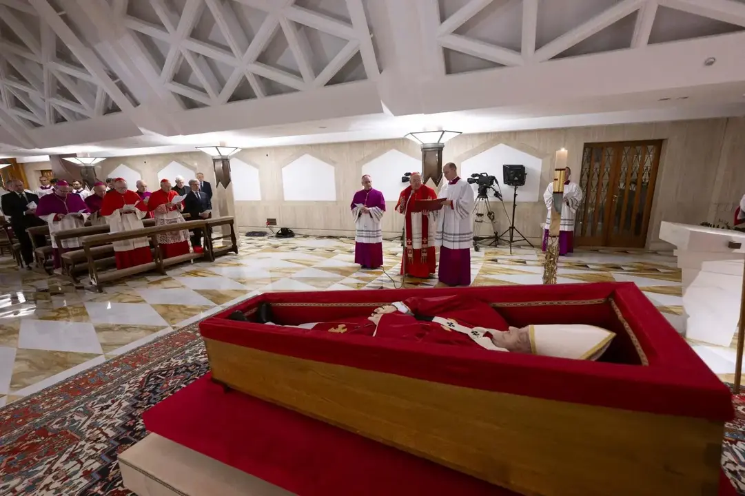 Misa por el fallecimiento del Papa Francisco
