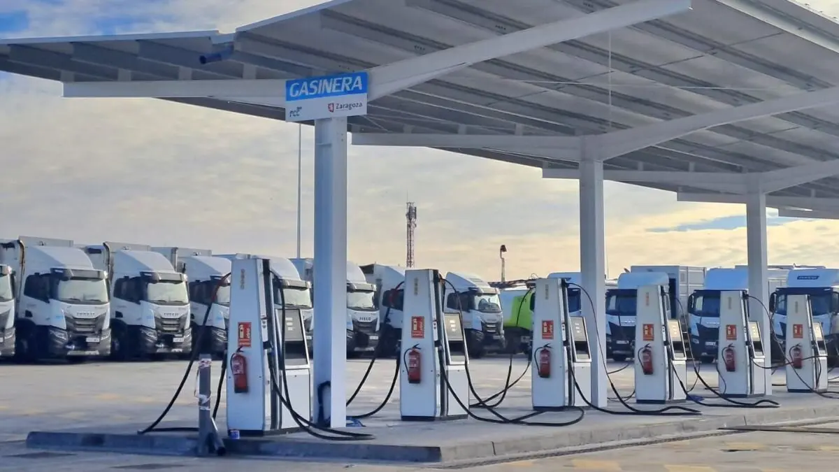 Gasinera de FCC Medio Ambiente en Zaragoza. / FCC MEDIO AMBIENTE