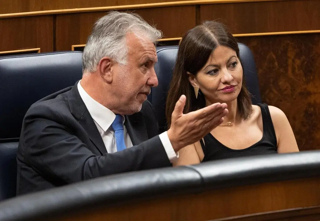 El ministro de Pol&iacute;tica Territorial y Memoria Democr&aacute;tica, &Aacute;ngel V&iacute;ctor Torres y la ministra de Infancia y Juventud, Sira Rego ./ Eduardo Parra, Europa Press