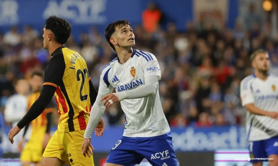 Pau Sans durante el Real Zaragoza - SD Huesca / LaLiga