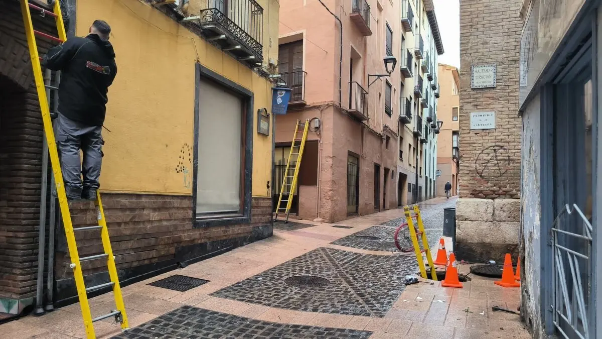 Instalaci&oacute;n de fibra &oacute;ptica en el casco antiguo de Tarazona.