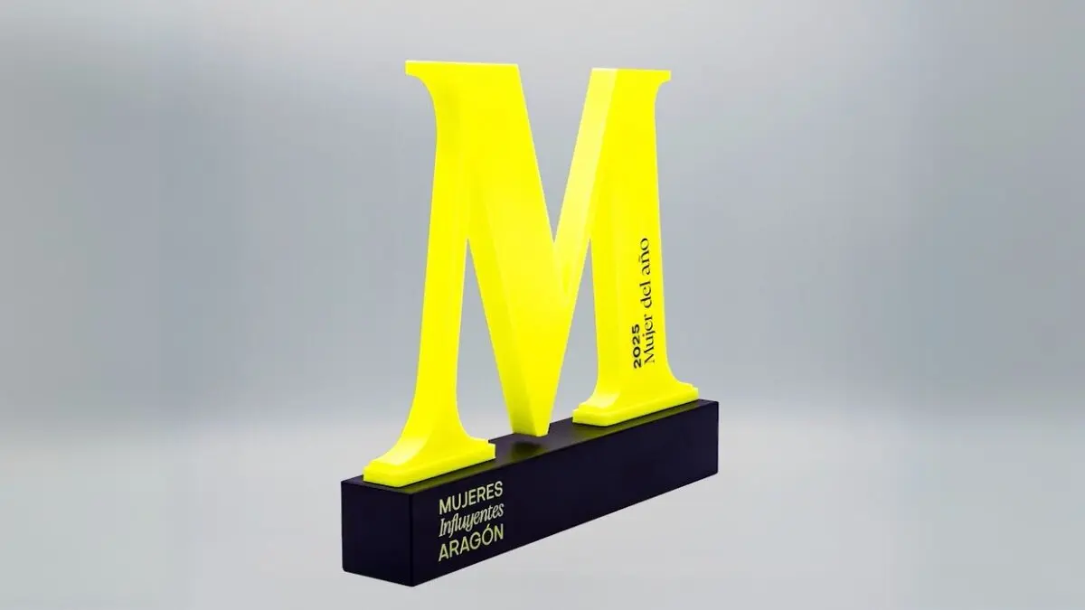 Estatuilla de los Premios Mujeres Influyentes de Arag&oacute;n 2026.