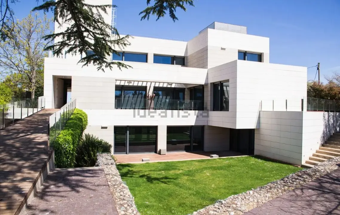 Fachada de la casa. / Idealista