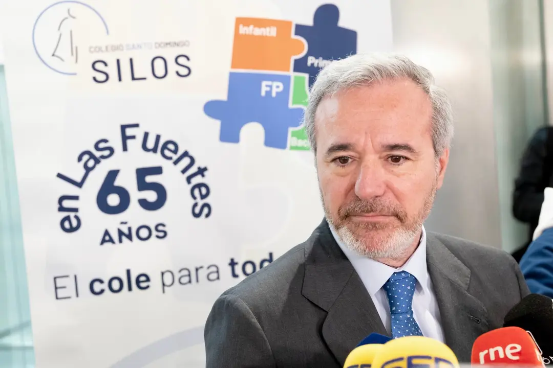 El presidente del Gobierno de Arag&oacute;n, Jorge Azc&oacute;n, en el Colegio Monasterio de Silos