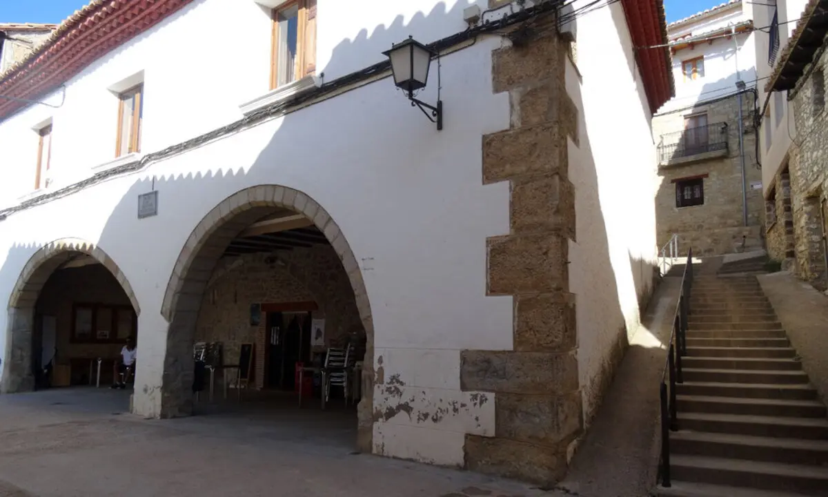 El pueblo de Teruel que tiene una calle dedicada a Manolo Escobar y una antorcha ol&iacute;mpica ./ Fernando Cuenca
