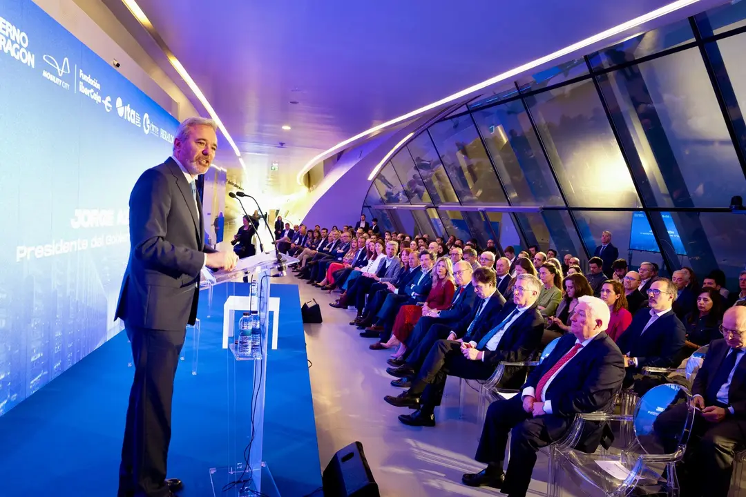 El presidente de Arag&oacute;n, Jorge Azc&oacute;n, en Mobilty Center