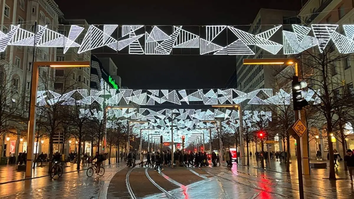 Nuevo plan de iluminaci&oacute;n por Navidad / V&iacute;a Zaragoza Gu&iacute;a