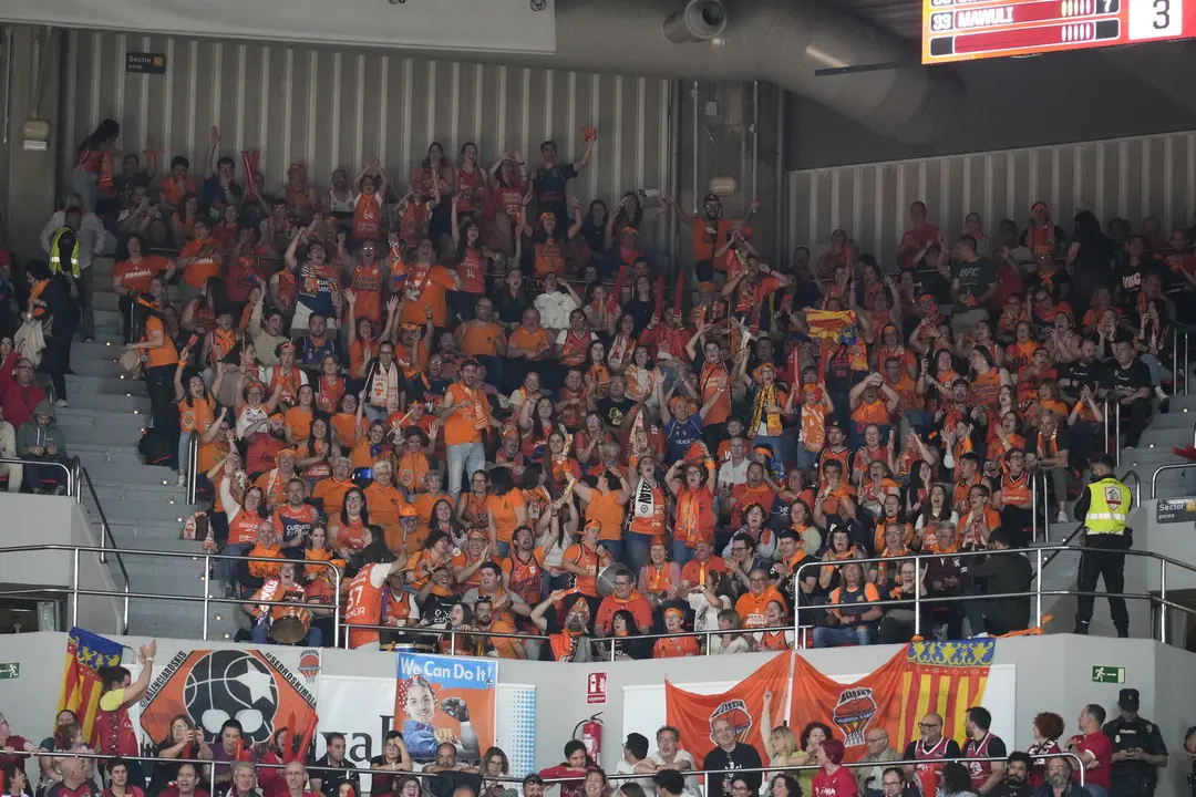 Afici&oacute;n de Casademont Zaragoza ante Valencia Basket / &Aacute;lvaro Calvo