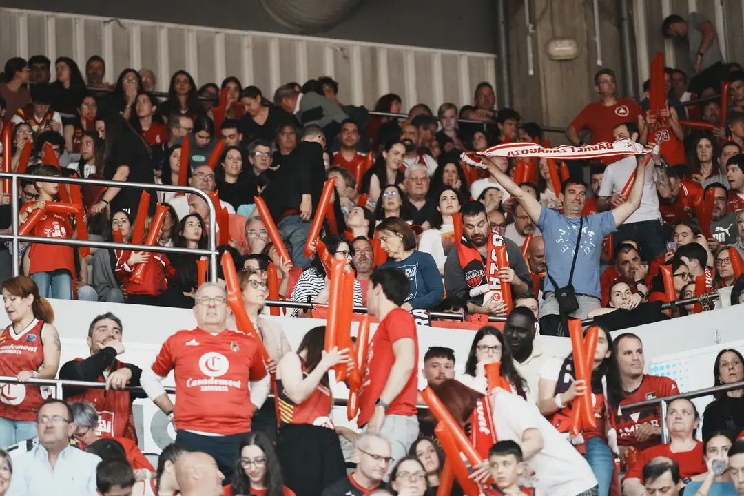 Afici&oacute;n de Casademont Zaragoza ante Valencia Basket / &Aacute;lvaro Calvo