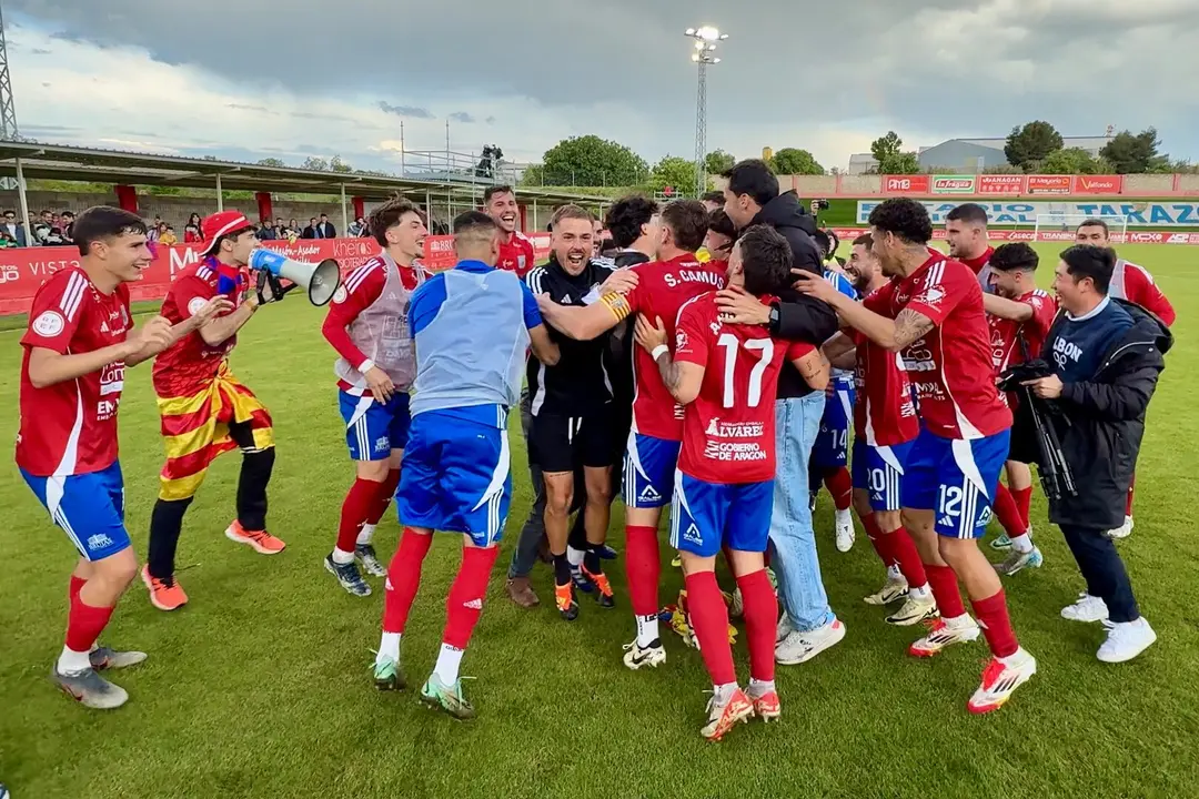 Celebraci&oacute;n de la SD Tarazona tras conseguir la salvaci&oacute;n matem&aacute;tica / SD Tarazona