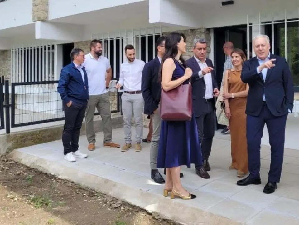 El consejero Octavio L&oacute;pez y la directora general de Vivienda, Mar&iacute;a P&iacute;a Canals, visitaron las viviendas de Graus en julio de 2024. El consejero Octavio L&oacute;pez y la directora general de Vivienda, Mar&iacute;a P&iacute;a Canals, visitaron las viviendas de Graus en julio de 2024. / DGA