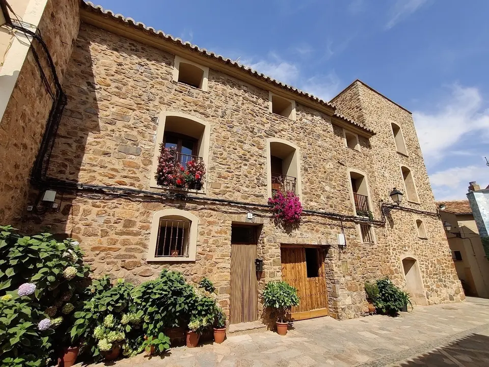 Castillo del siglo XIV. / Ayuntamiento de Litu&eacute;nigo