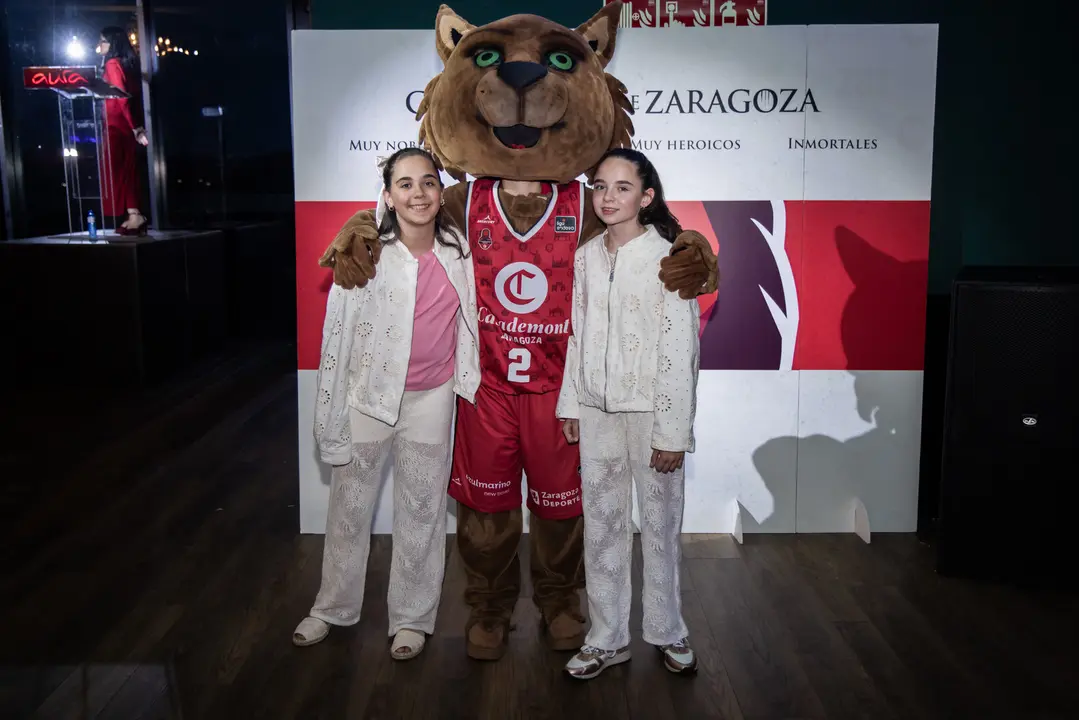 gala083_54520838421_o