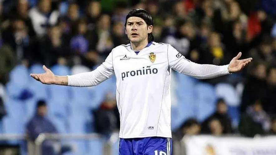 Cristian Sapunaru con la camiseta del Real Zaragoza
