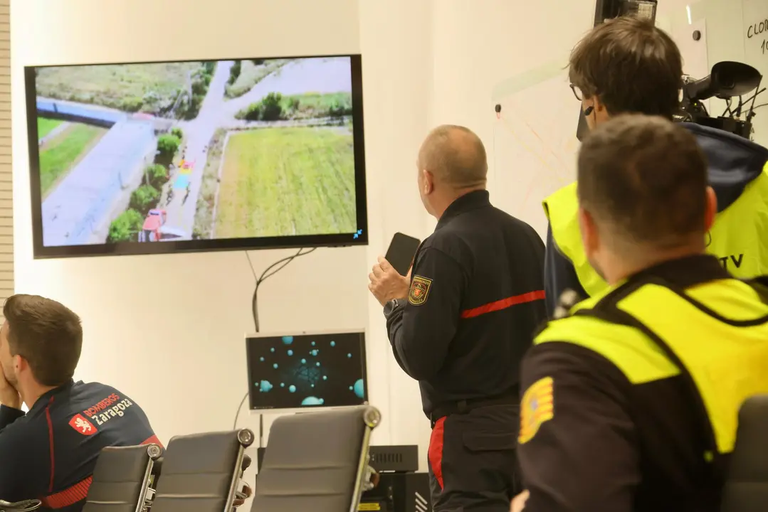 Simulacro de los bomberos en Pe&ntilde;aflor / V&iacute;a Bomberos Zaragoza
