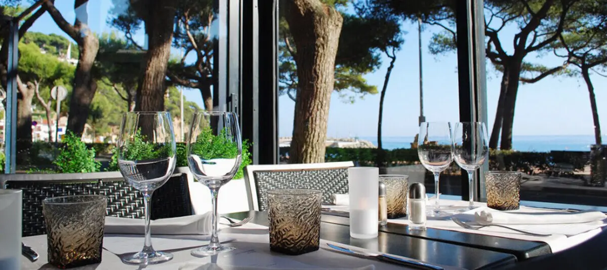 Barato, abundante y frente al mar: el restaurante de Salou que vuelve locos a los ma&ntilde;os