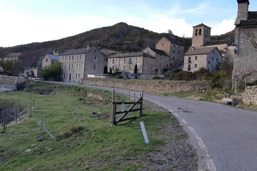 Ni turistas ni ruidos: la aldea de Huesca escondida junto a un barranco de postal