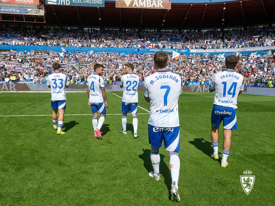 Agradecimiento de los jugadores del Real Zaragoza en La Romareda / Real Zaragoza