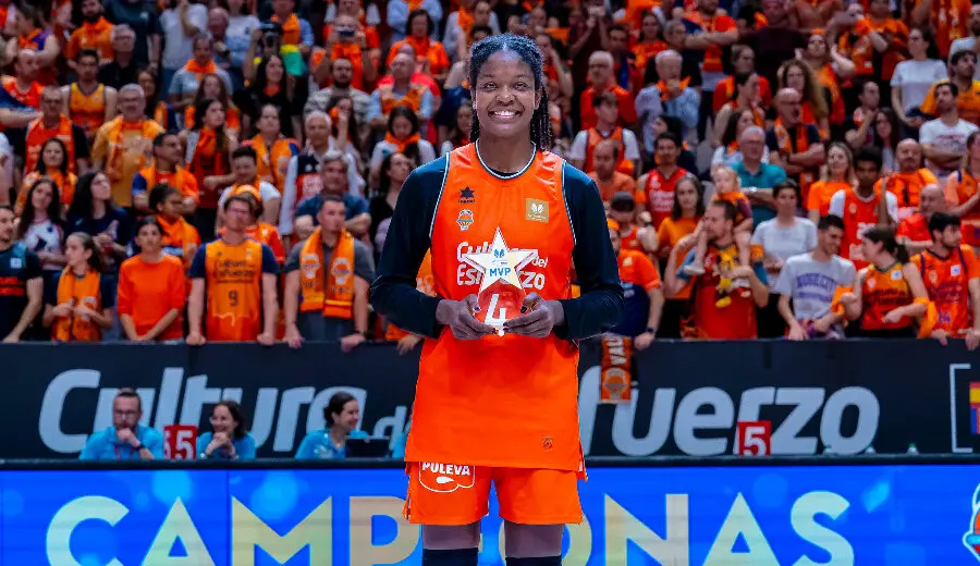 NADIA FINGALL / VALENCIA BASKET