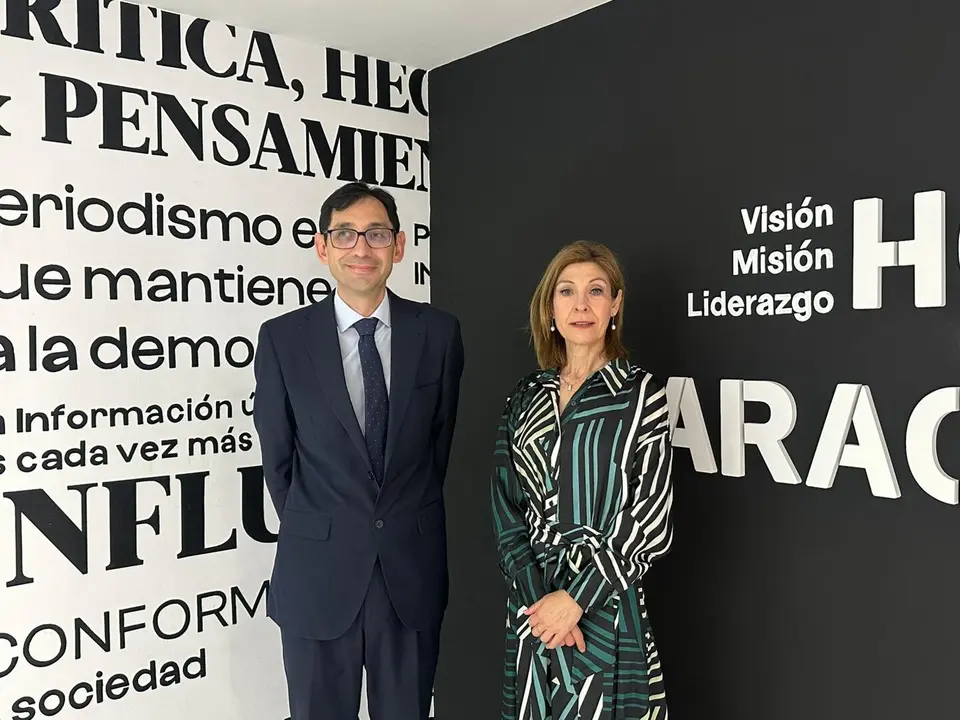 Rafael de Miguel Gonz&aacute;lez e Isabel Nuez Gracia, director acad&eacute;mico y directora gerente del Zaragoza Logistics Center (ZLC)