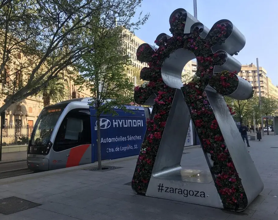 Vinilaci&oacute;n del tranv&iacute;a de Zaragoza - EUROPA PRESS