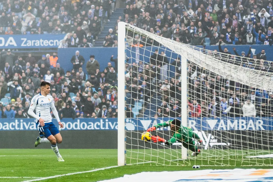 Samed Bazdar con el Real Zaragoza / MARCOS CEBRI&Aacute;N
