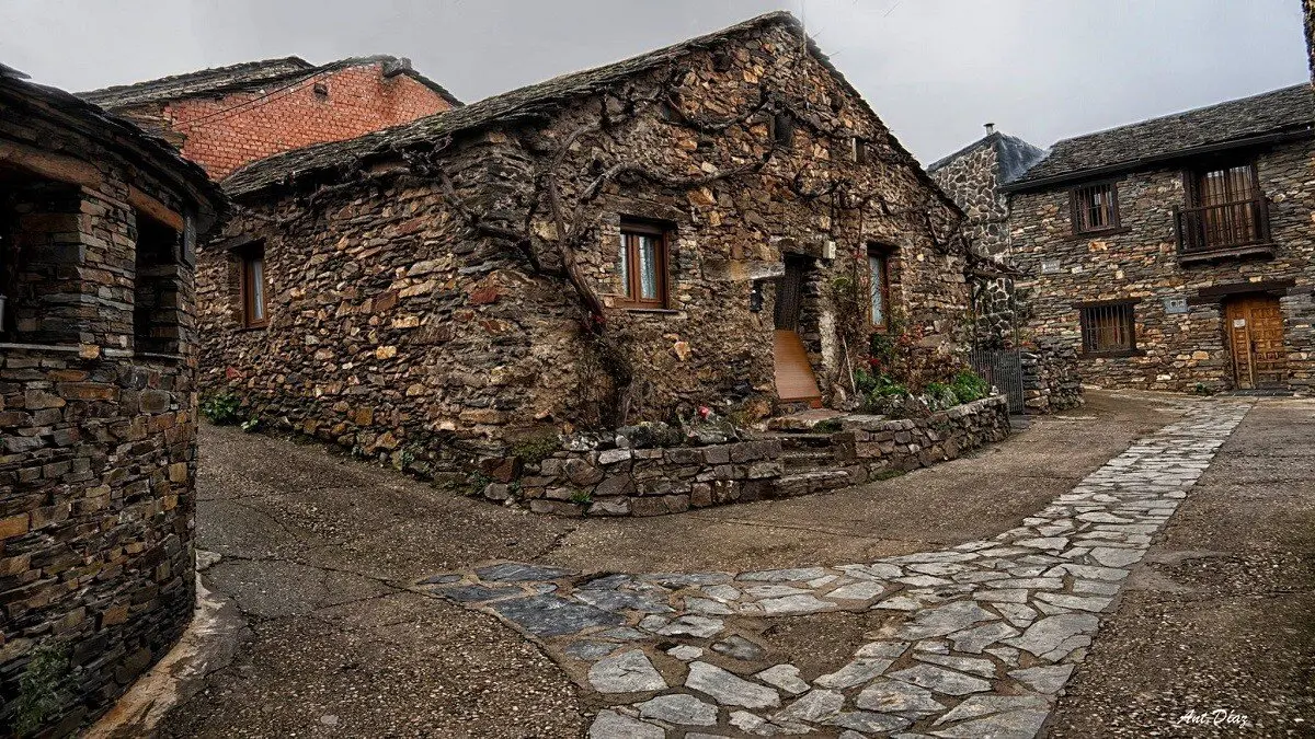 Valverde de los Arroyos ./ Turismo de Obervaci&oacute;n