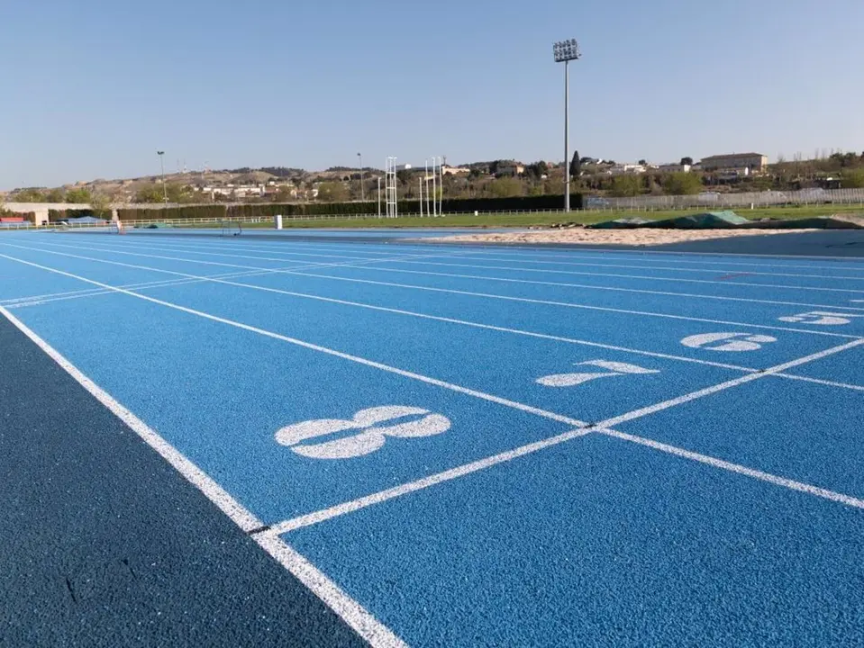 Pista de atletismo del Centro Aragon&eacute;s del Deporte / Fabi&aacute;n Sim&oacute;n, Gobierno de Arag&oacute;n