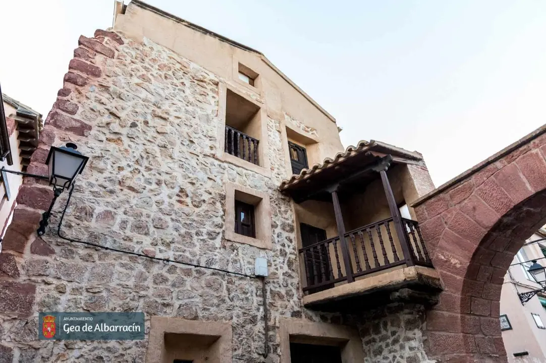 Arquitectura del pueblo. / AYUNTAMIENTO DE GEA DE ALBARRAC&Iacute;N