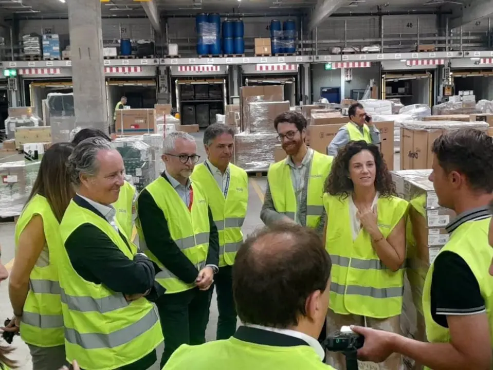 El director gerente de APL, Pedro Sas, y parte de su equipo han visitado las instalaciones de Dachser en M&uacute;nich. / GOBIERNO DE ARAG&Oacute;N