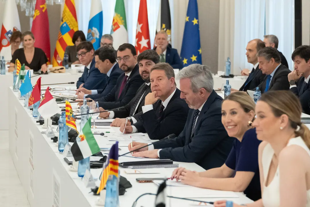 Conferencia de presidentes este viernes en Barcelona./ Fabi&aacute;n Sim&oacute;n