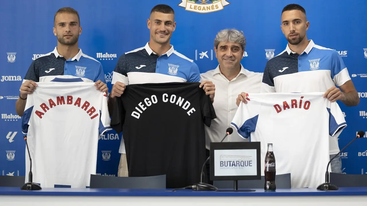 Txema Indias durante la presentaci&oacute;n de varios futbolistas del Legan&eacute;s / CD Legan&eacute;s