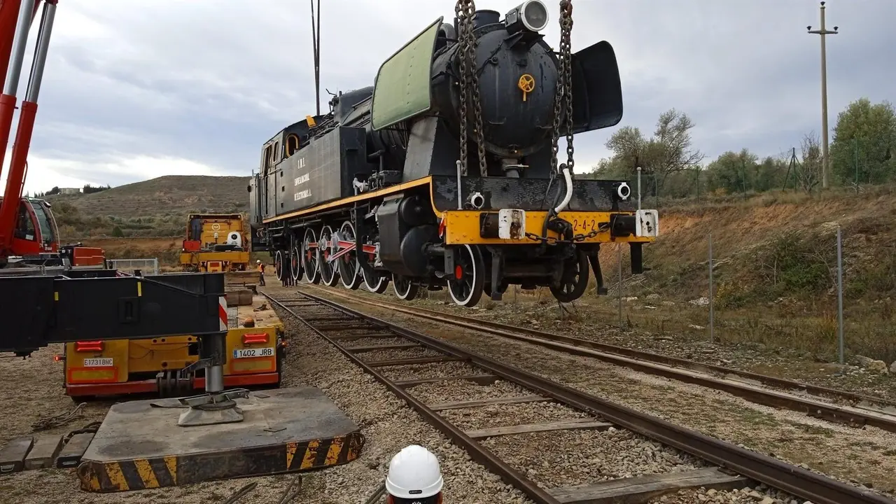 Locomotora Samper de Calanda.
- ENDESA