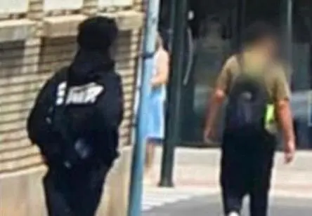 Imagen de uno de los implicados captada mientras hu&iacute;a de la escena /Cedida a H.A.