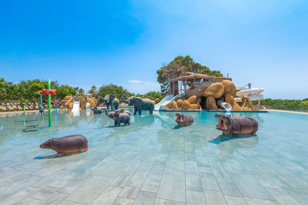 Piscina del Camping Resort Sangul&iacute;