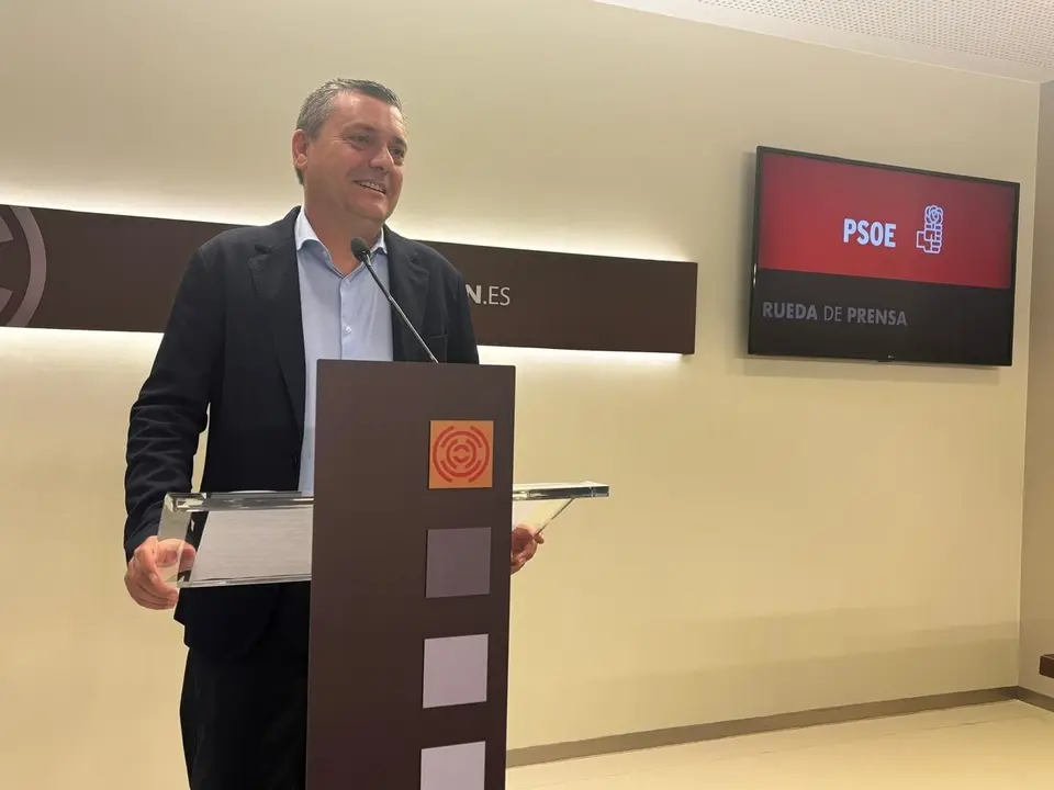 El portavoz del PSOE en las Cortes, Fernando Sab&eacute;s