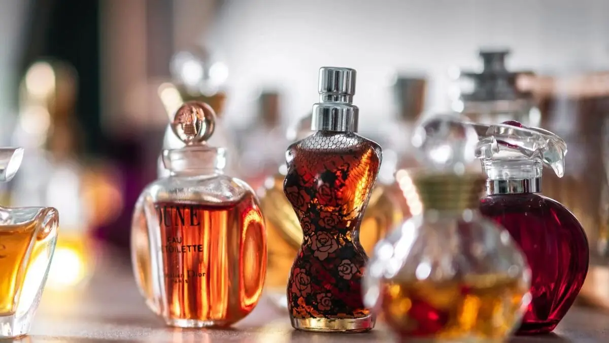 Retirada de urgencia por Sanidad del perfume m&aacute;s vendido en Zaragoza