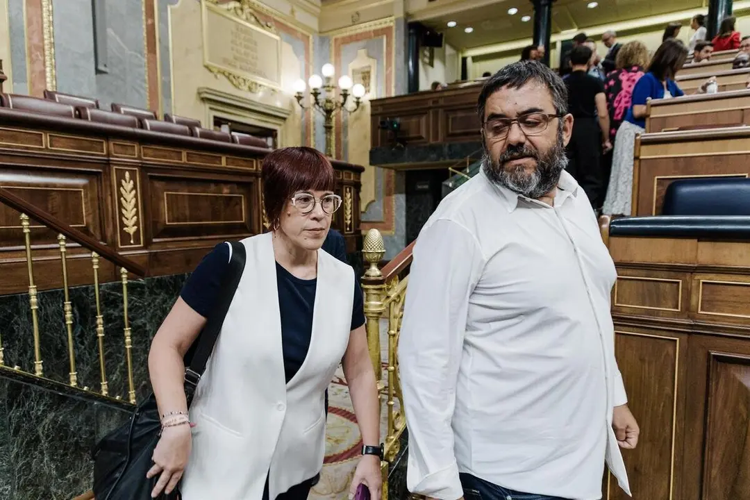 a portavoz de Compromis en el Congreso, &Aacute;gueda Mic&oacute; (I), durante la celebraci&oacute;n en el Congreso de los Diputados de una sesi&oacute;n plenaria, a 19 de junio de 2025, en Madrid (Espa&ntilde;a).
- Carlos Luj&aacute;n - Europa Press