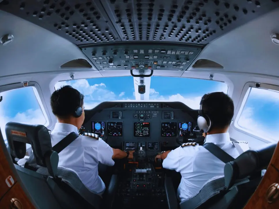 Pilotos de avi&oacute;n ./ Air Horizont