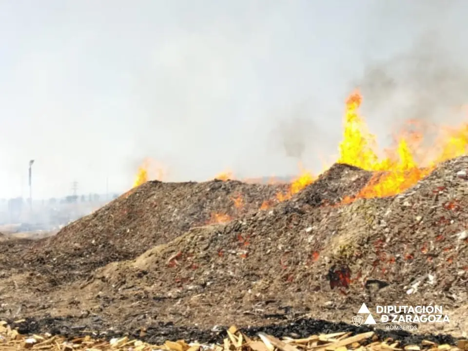 Incendio en Ejea de los Caballeros / BOMBEROS DPZ