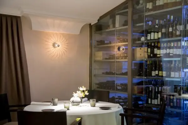 Interior del restaurante. / CHIR&Oacute;N