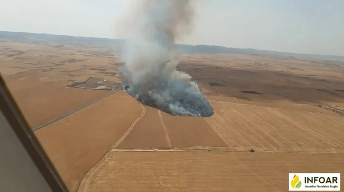 Imagen a&eacute;rea del incendio. / INFOAR
