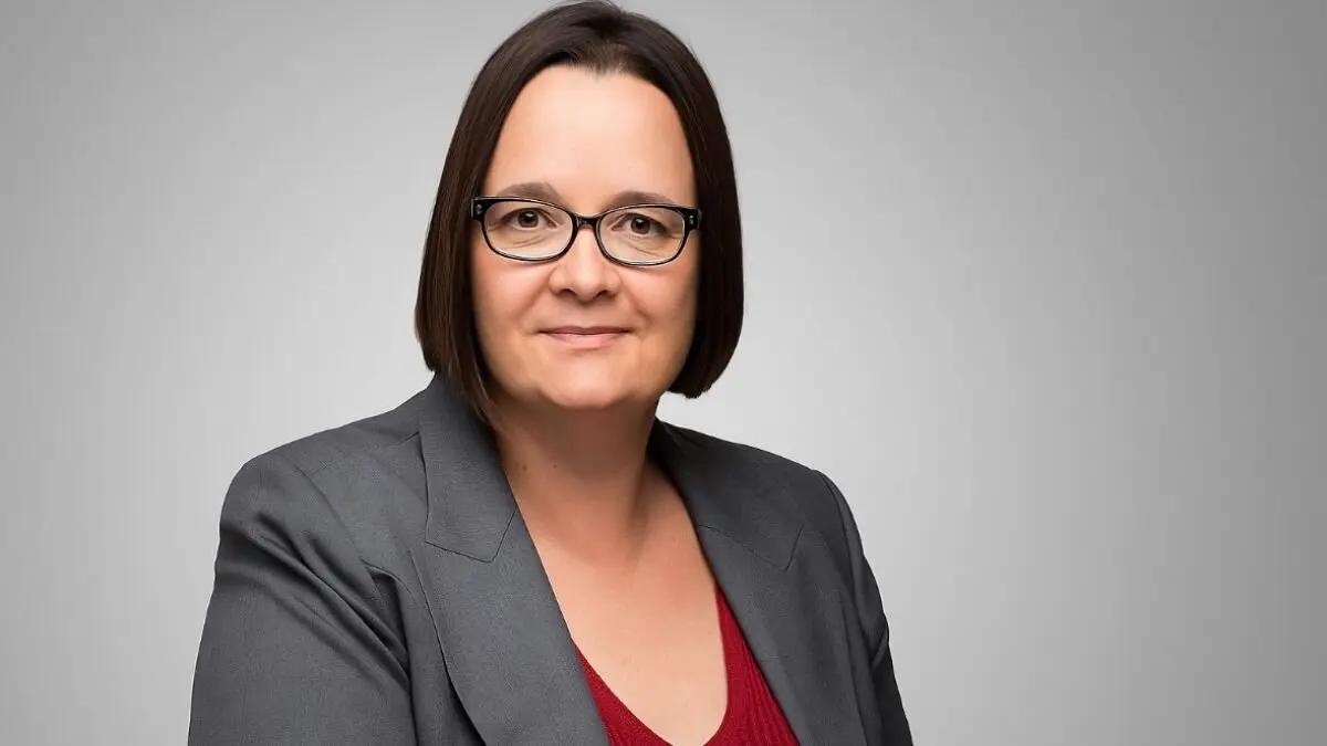 Clare Biddle, responsable senior de Infraestructuras H&iacute;dricas en AWS para EMEA&nbsp;(Europa, Oriente Medio y &Aacute;frica).
