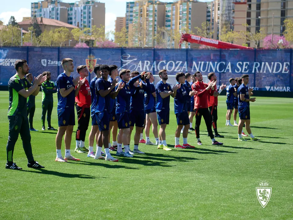 Jugadores durante un entrenamiento a puerta abierta / Real Zaragoza