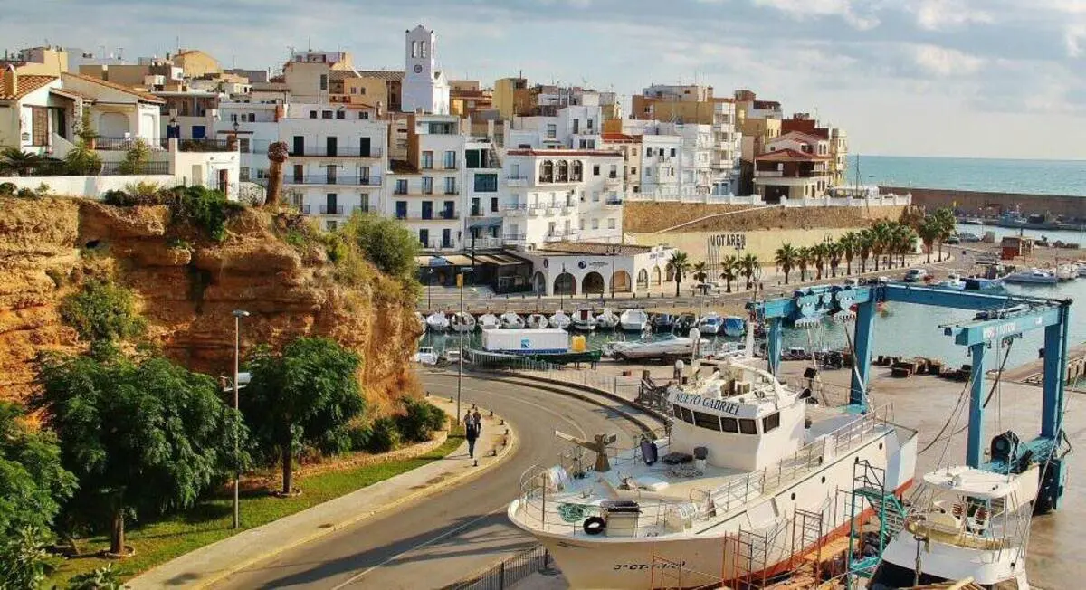 Ni Cambrils ni La Pineda: el pueblo de Tarragona con playas v&iacute;rgenes y atunes gigantes