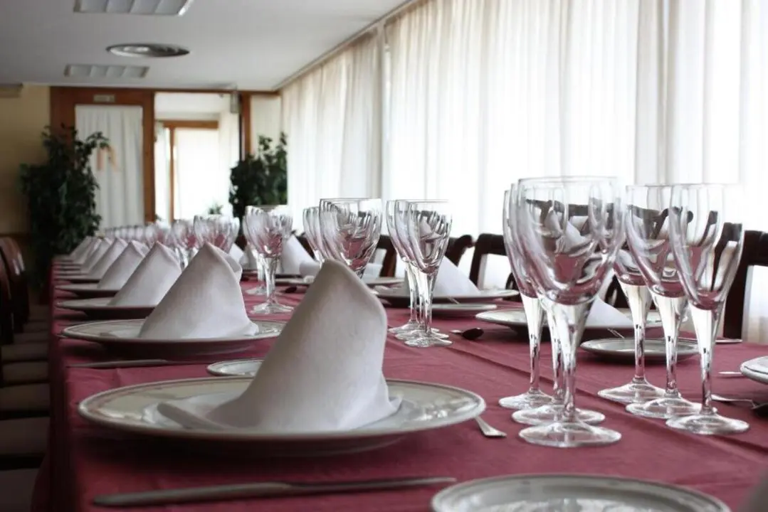 Hotel - Restaurante Rausan ./ Booking